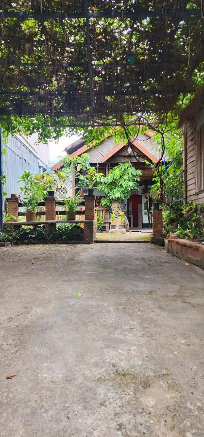 Albergue Cozy Nest Cnx Chiang Mai Exterior foto