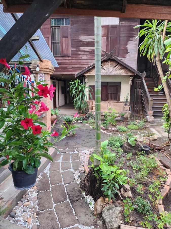 Albergue Cozy Nest Cnx Chiang Mai Exterior foto